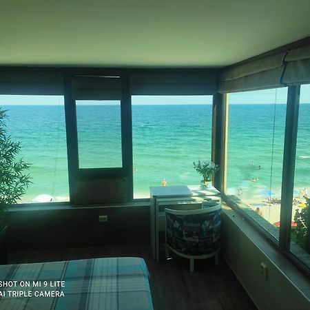 Hemingway Rooms In Happy Beach Варна Экстерьер фото
