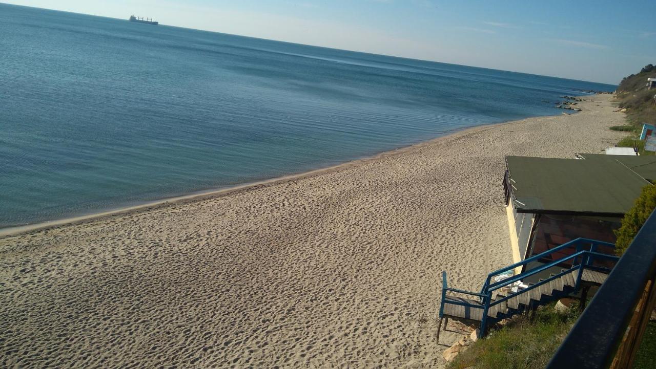Hemingway Rooms In Happy Beach Варна Экстерьер фото