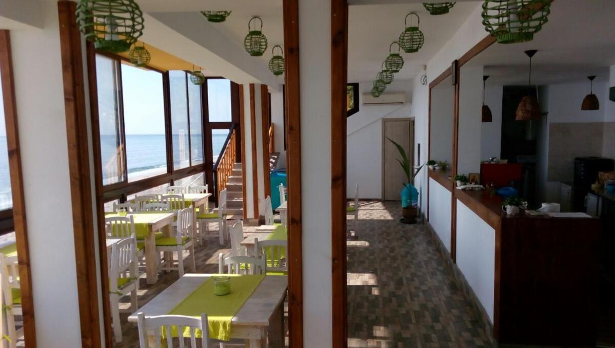 Hemingway Rooms In Happy Beach Варна Экстерьер фото
