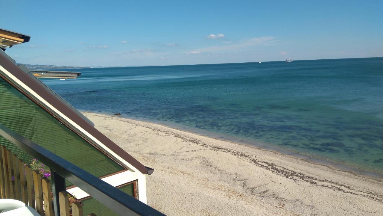 Hemingway Rooms In Happy Beach Варна Экстерьер фото