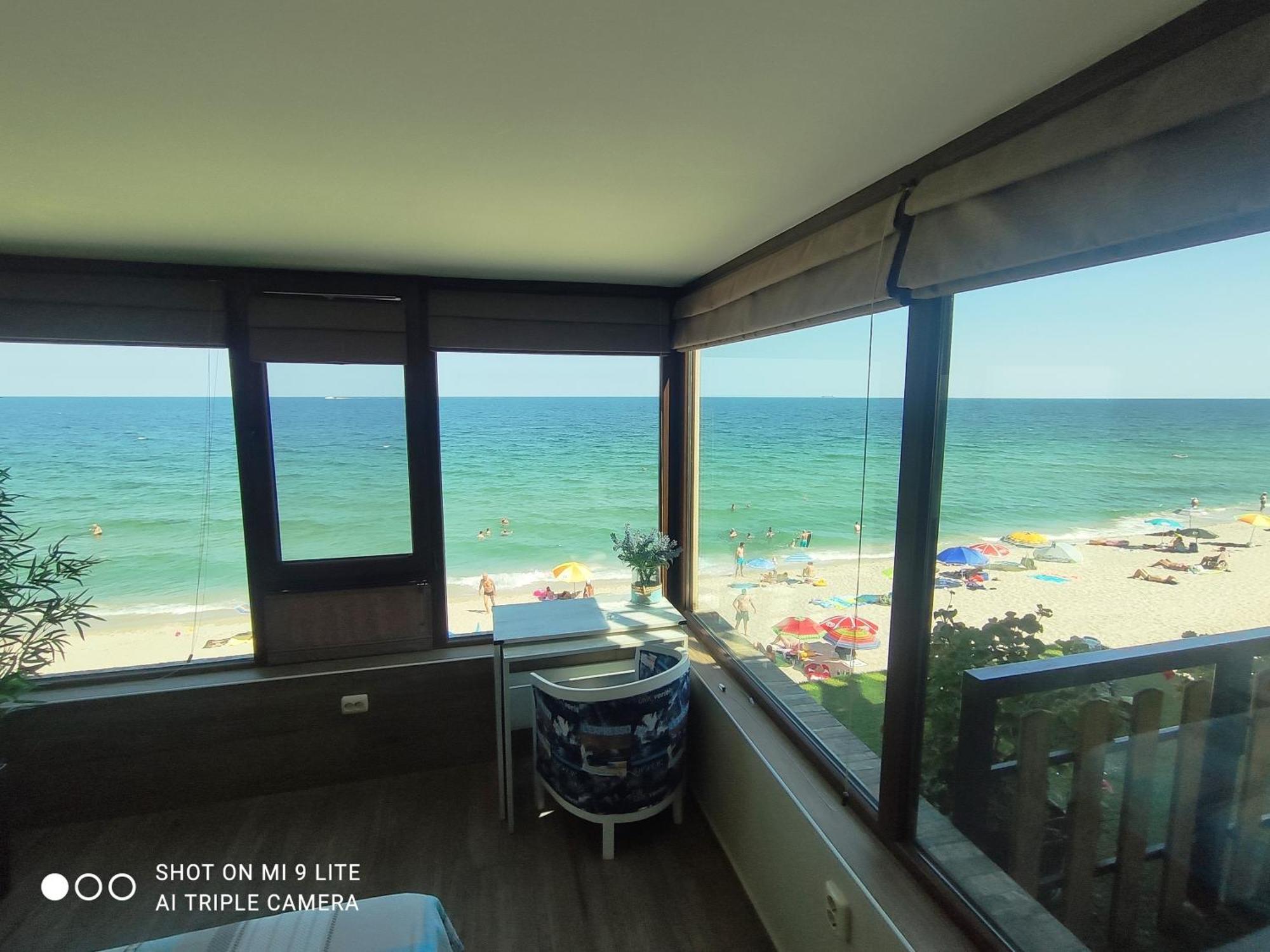 Hemingway Rooms In Happy Beach Варна Экстерьер фото