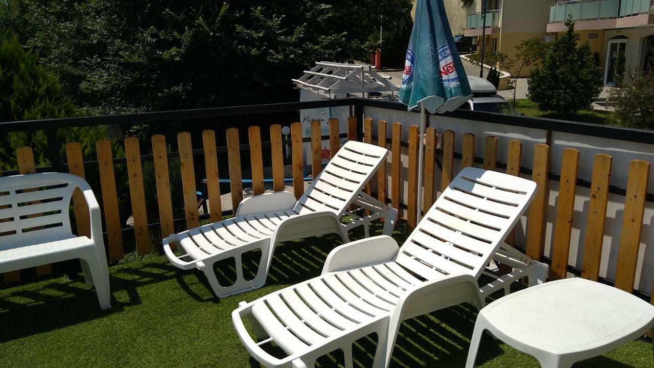 Hemingway Rooms In Happy Beach Варна Экстерьер фото